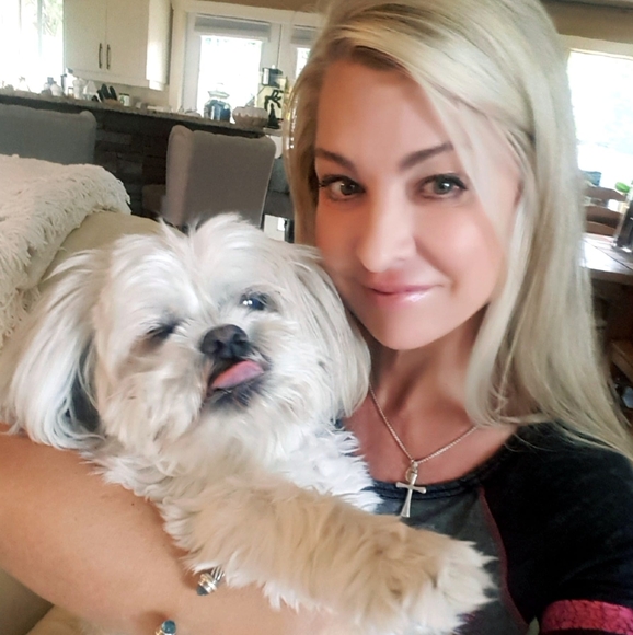 Meet your Posher, Nikki - Picture 1 of 1